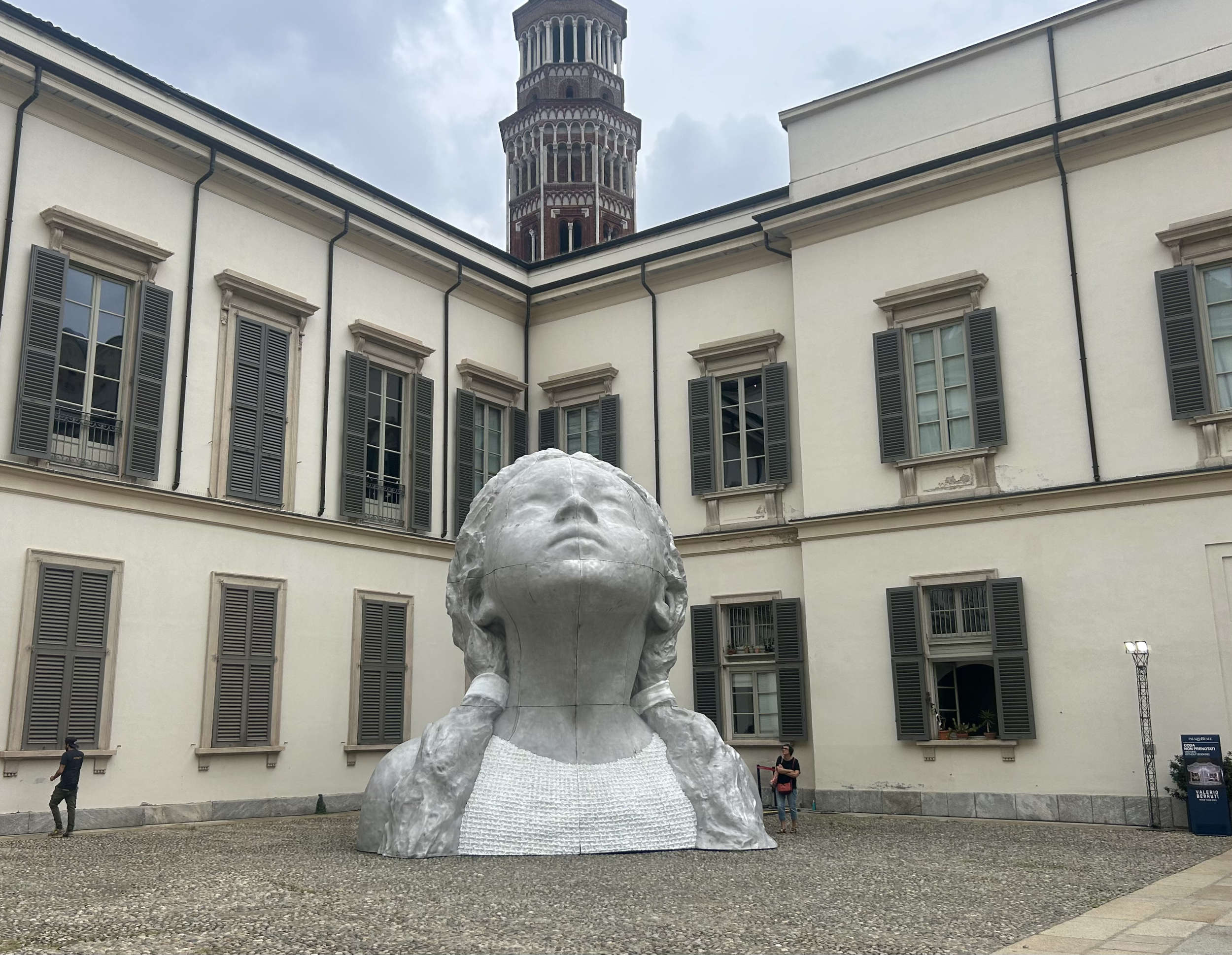 Allestimenti della mostra More than kids di Valerio Berruti a Milano, Palazzo Reale. Foto: Francesca Anita Gigli