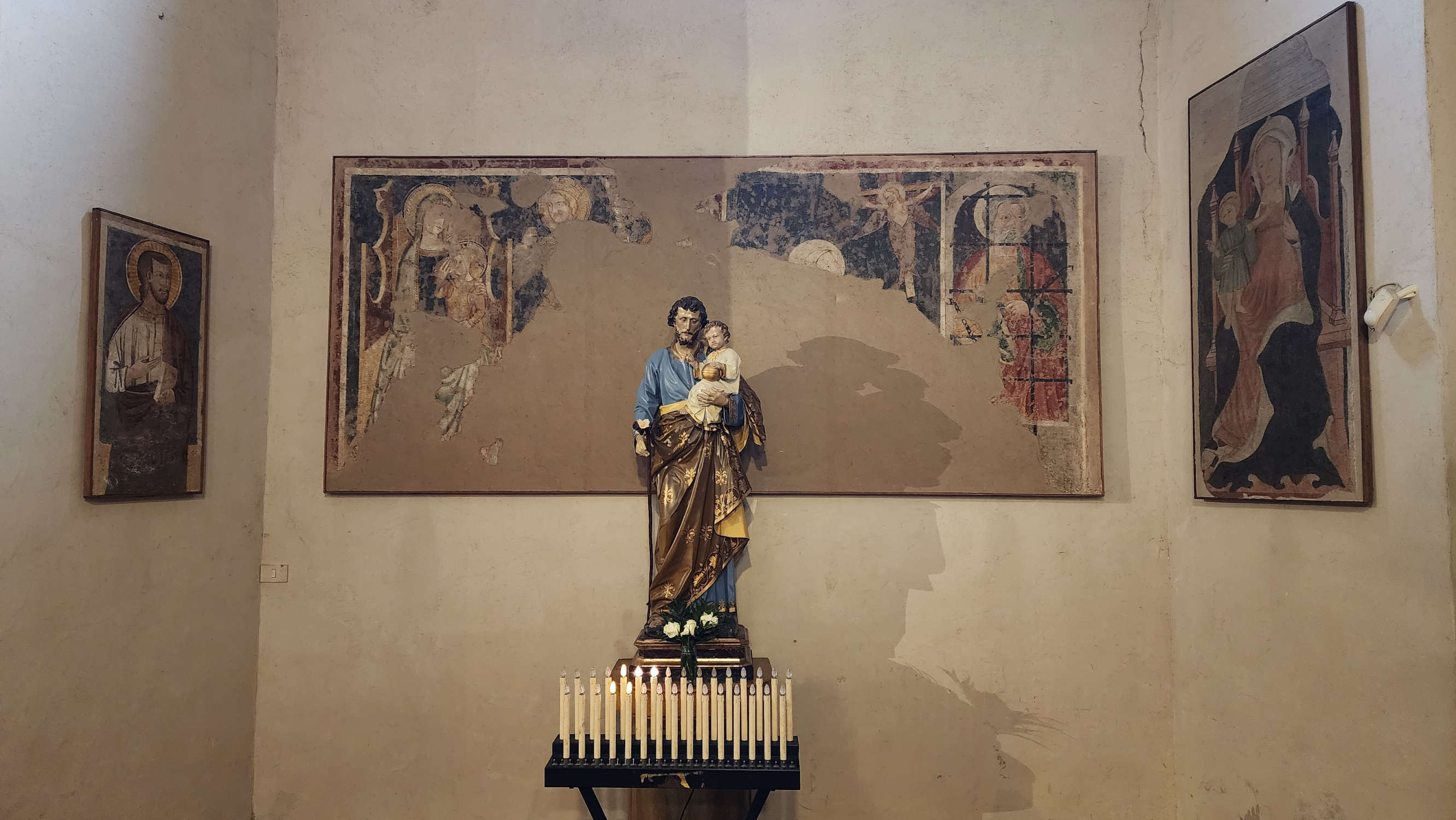Los fragmentos de frescos medievales