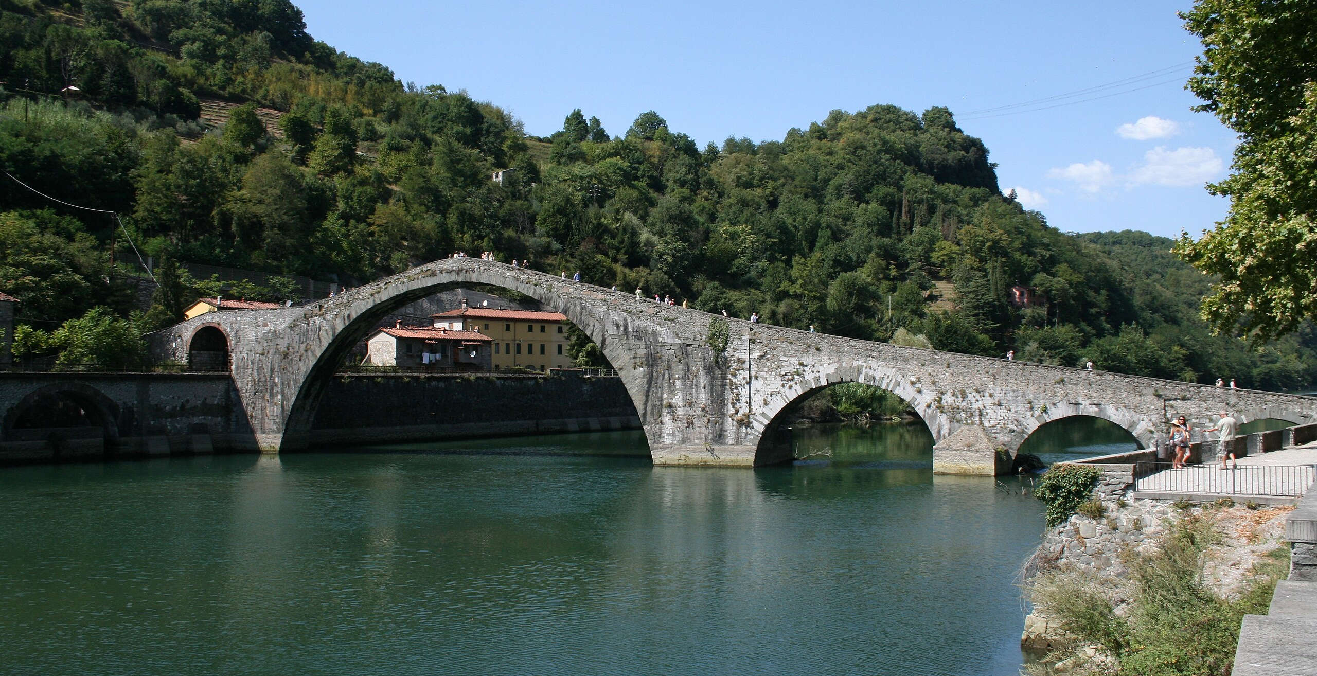 Il Ponte del Diavolo sul Serchio: storia e leggenda di un capolavoro d'ingegneria medievale