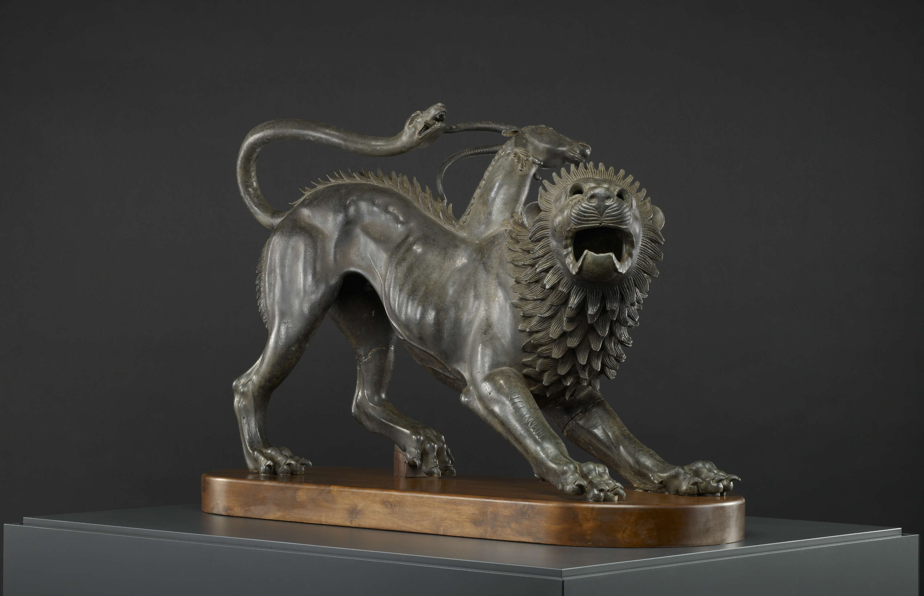 Etrusco, Quimera de Arezzo (principios del siglo IV a.C.; bronce, base de madera moderna, 103 x 136 x 50 cm; Florencia, Museo Archeologico Nazionale)