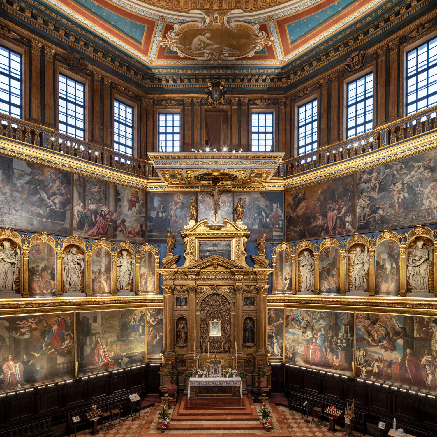 The interior toward the high altar. Photo: Guzzini The interior toward the high altar. Photo: Guzzini