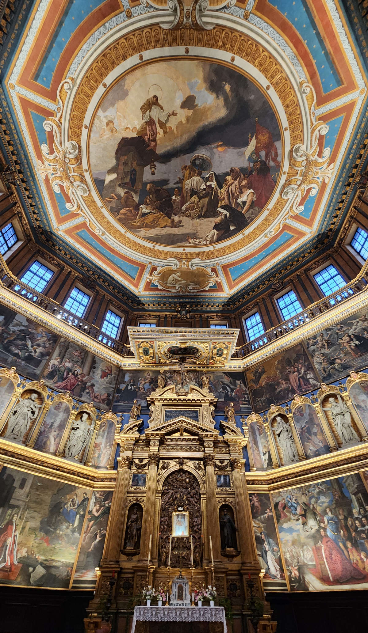 The interior toward the high altar. Photo: Federico Giannini The interior toward the high altar. Photo: Federico Giannini