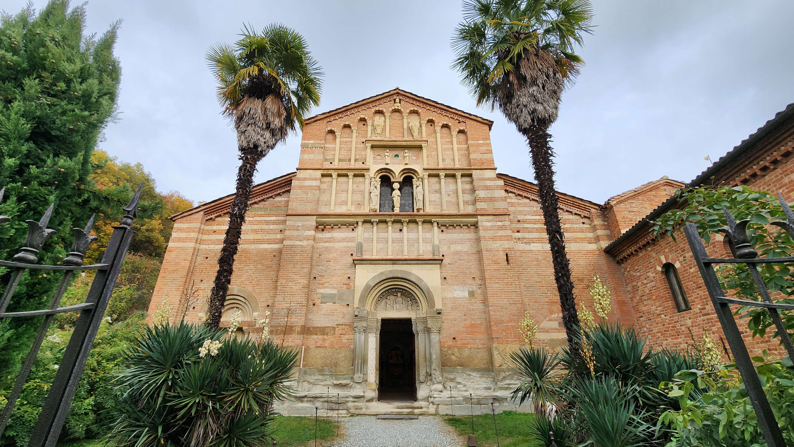 Abbey of Santa Maria di Vezzolano. Photo: Federico Giannini