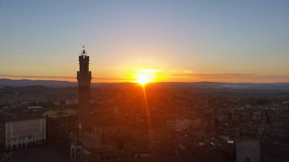 Siena, visite per vedere il panorama all'alba dall'alto dei monumenti