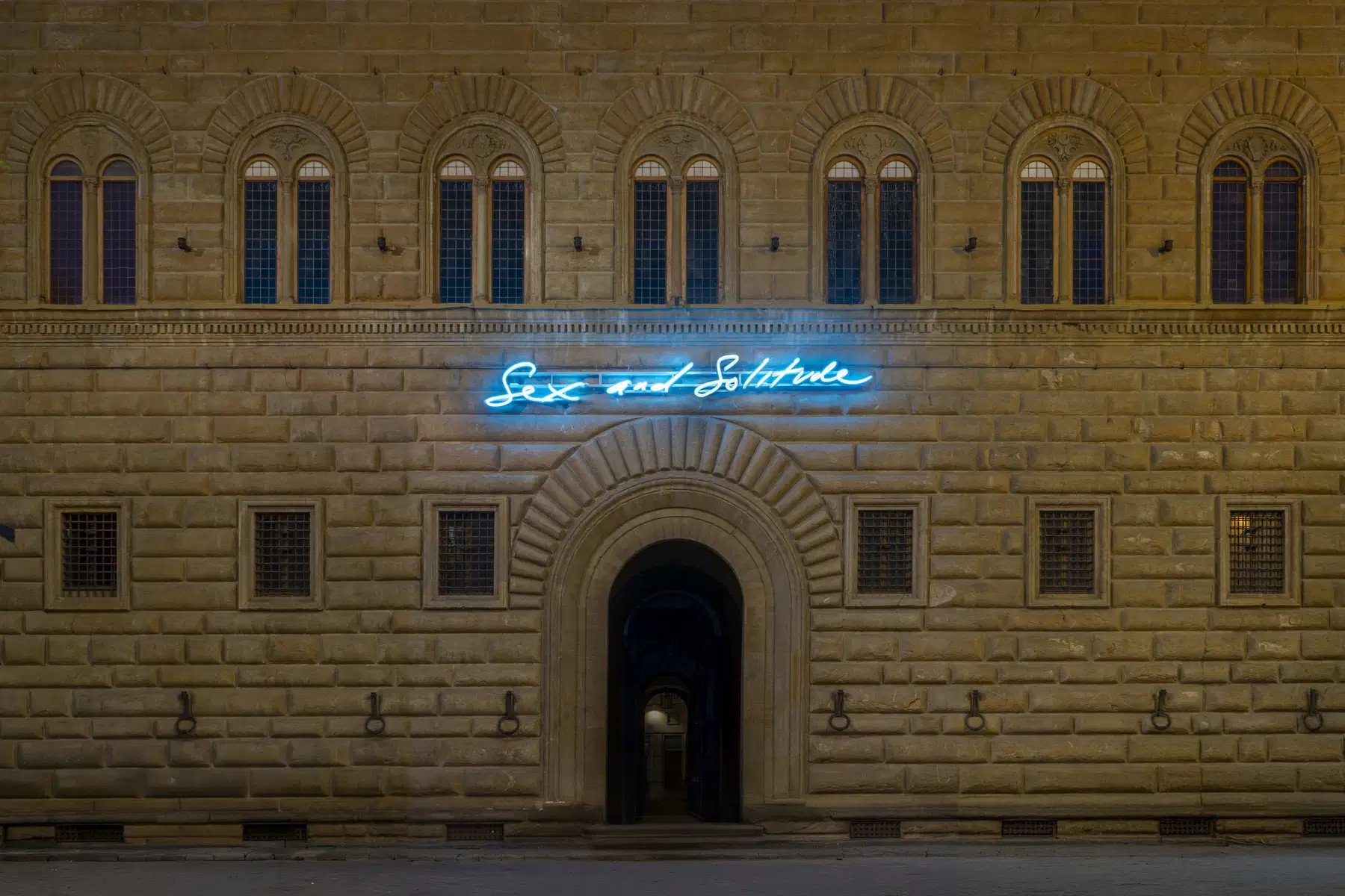 Palazzo Strozzi Neon Night, un evento speciale rivolto agli under 30 per scoprire l'arte di Tracey Emin
