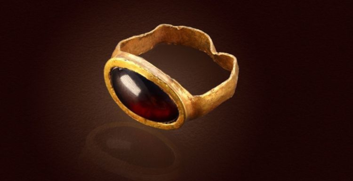 Gerusalemme, trovato anello d'oro sepolto 2.300 anni fa da una promessa sposa: ecco perché