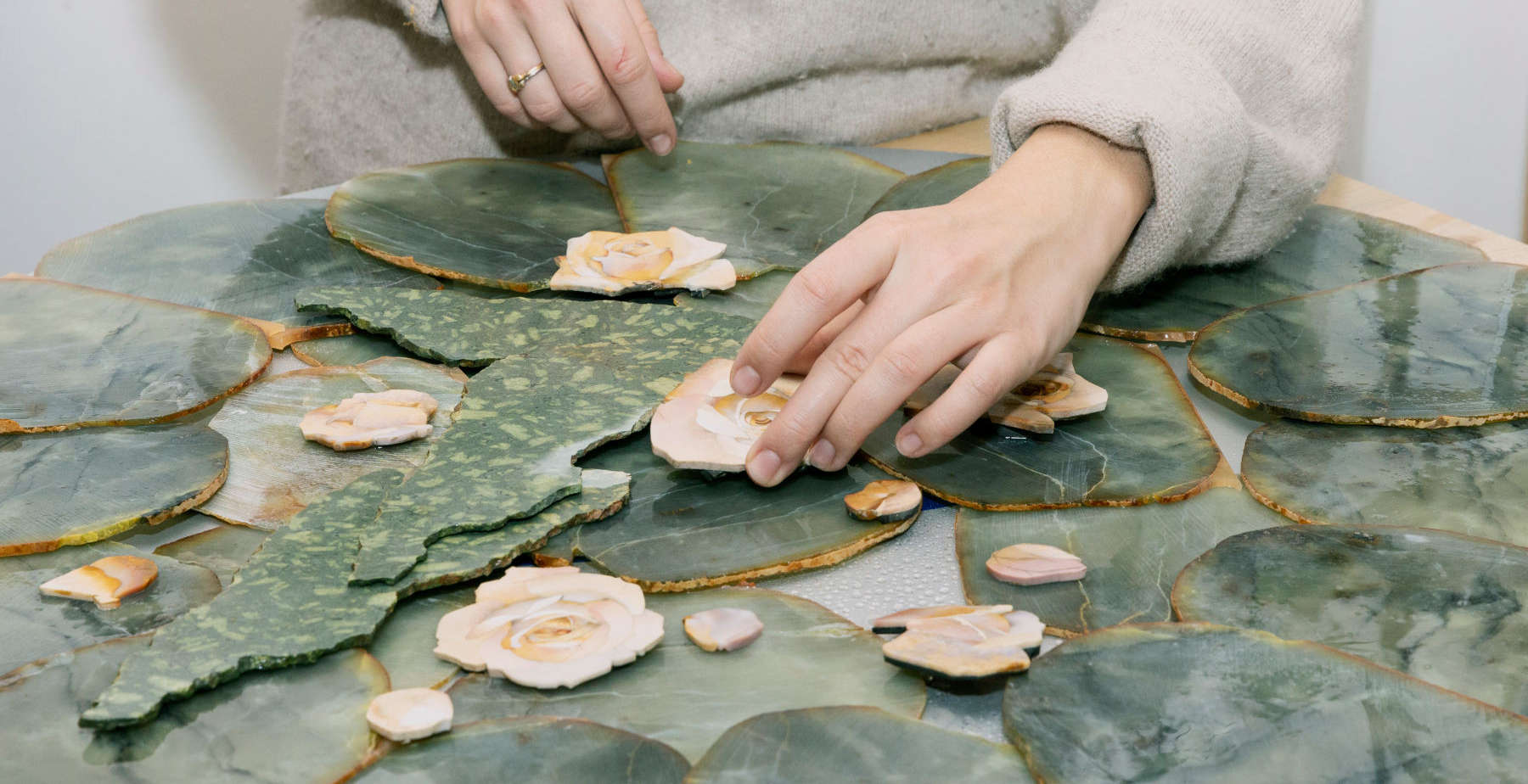 Atelier Terre porta la bellezza del commesso fiorentino a Parigi per Révélations 2025