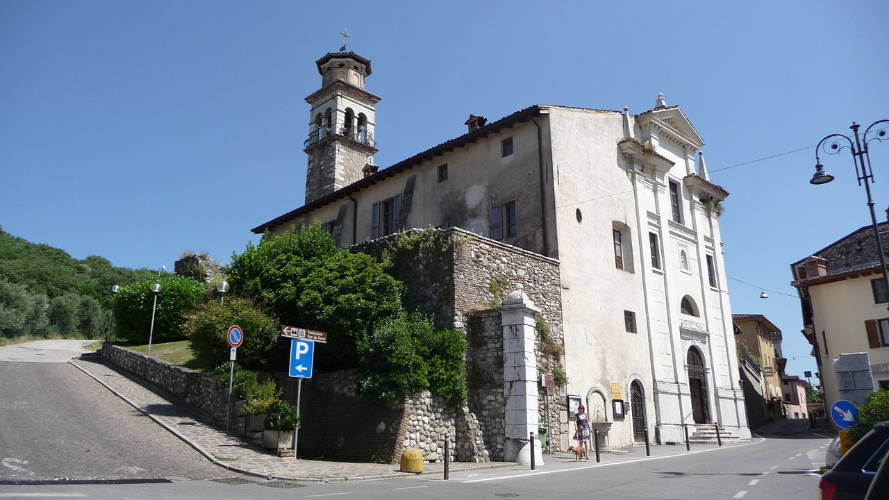 The church of the Blessed Virgin of the Corlo. Photo: Wikimedia/Gardatourism