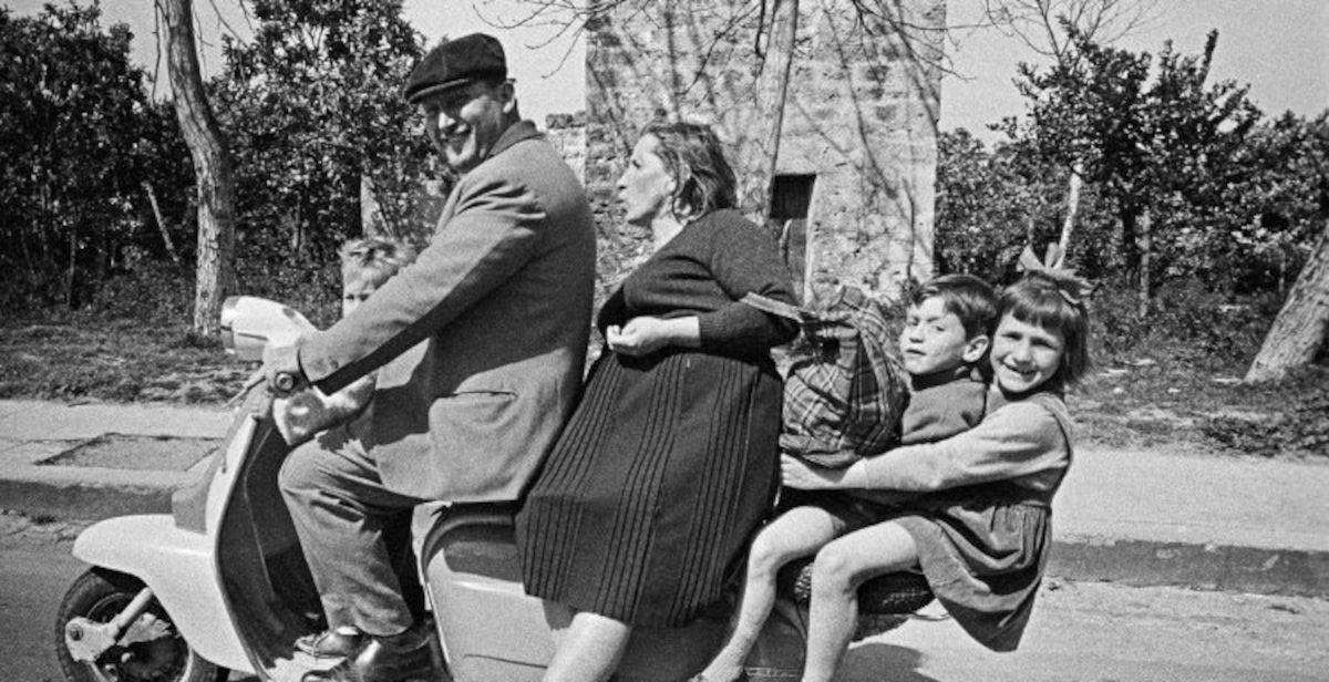Bruno Barbey: l’Italia degli anni Sessanta in bianco e nero al Palazzo Falletti di Barolo