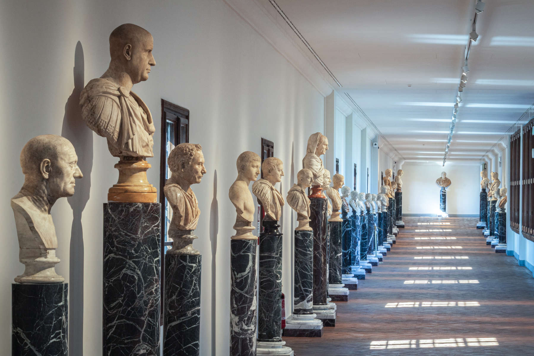 Il Corridoio Vasariano diventa un museo di antichità: esposti 50 busti imperiali