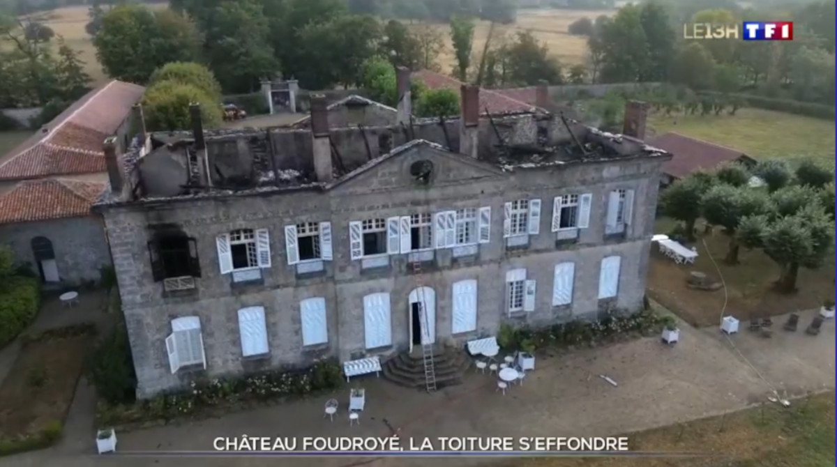Francia, fulmine colpisce un castello classificato monumento storico. Crolla il tetto