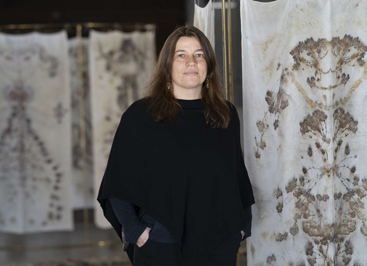 Chi è Chiara Camoni, l'artista che rappresenterà l'Italia alla Biennale di Venezia 2026