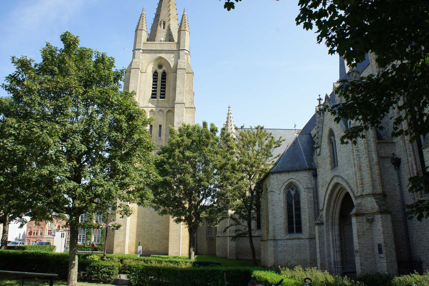 Liebfrauenkirche, Nieuwpoort (außen)