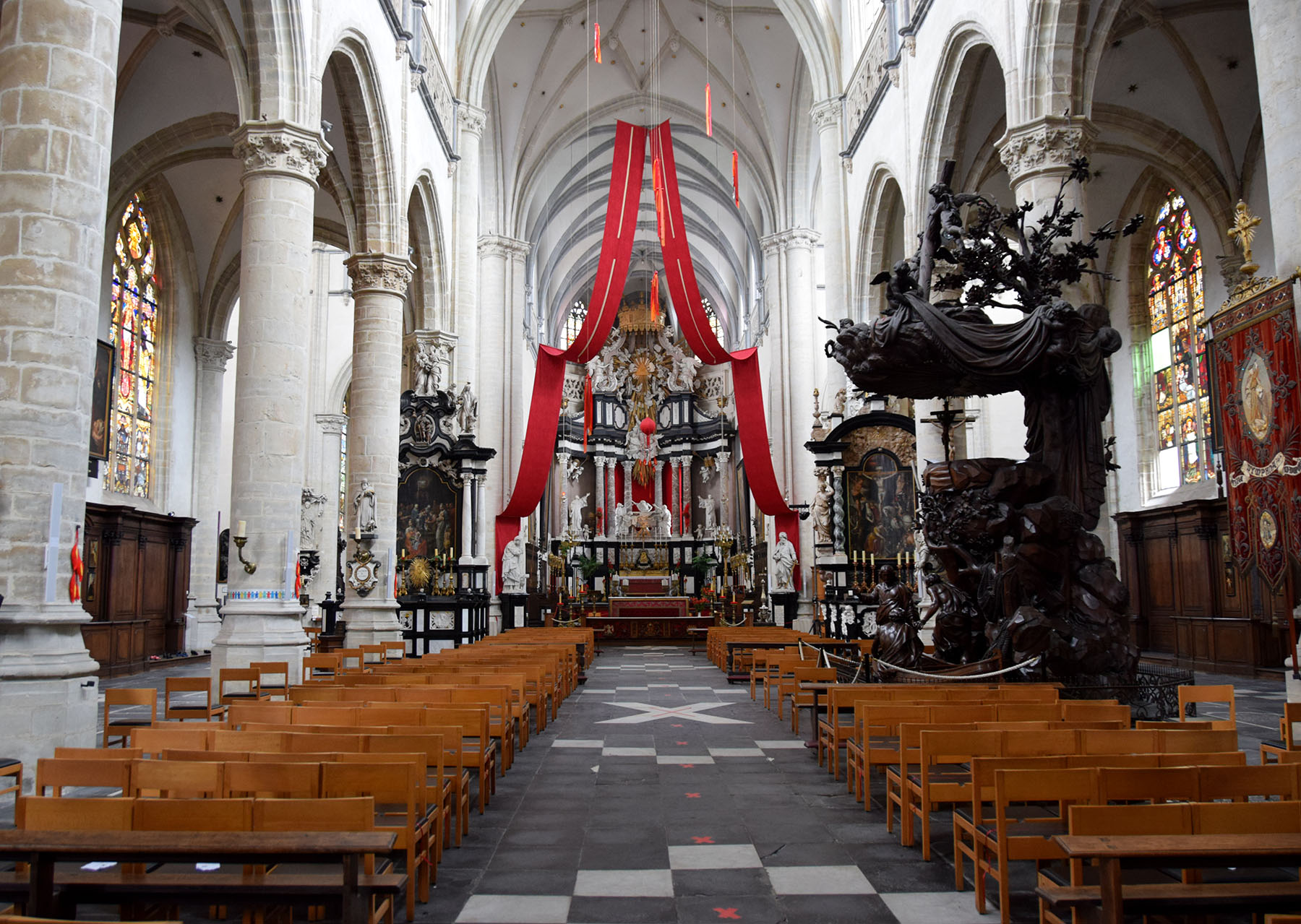 Iglesia de San Andrés. Foto: Jean Housen