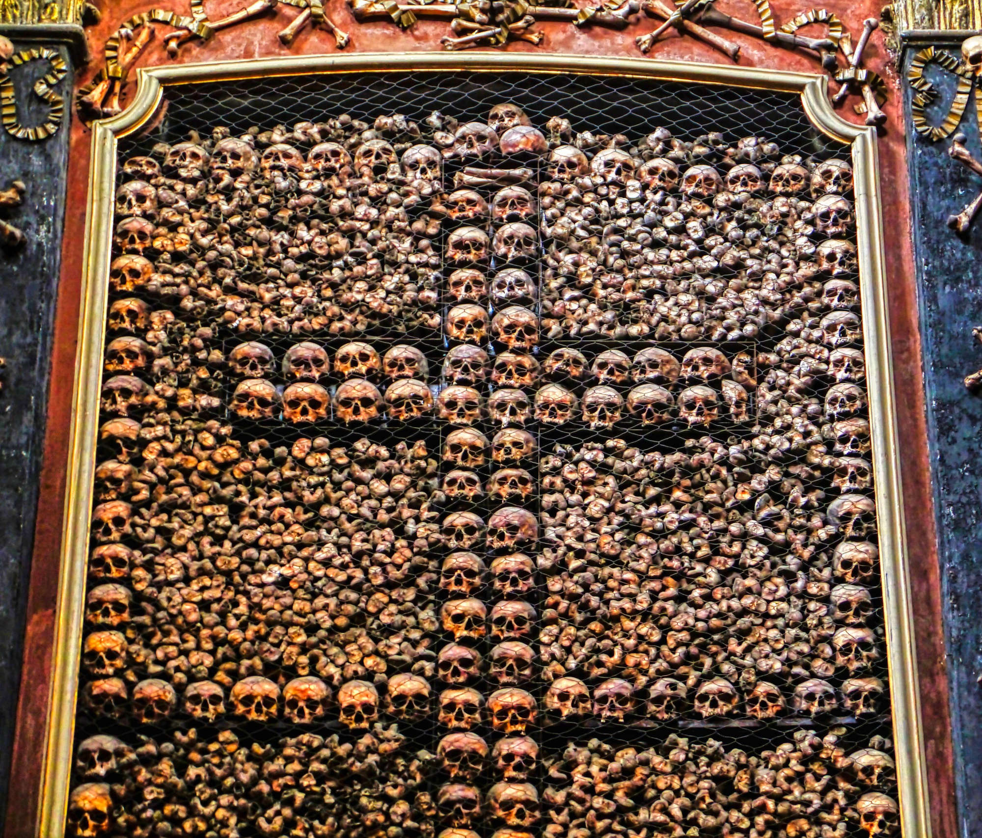 圣贝纳迪诺-奥萨教堂。照片：Wikimedia/Zairon