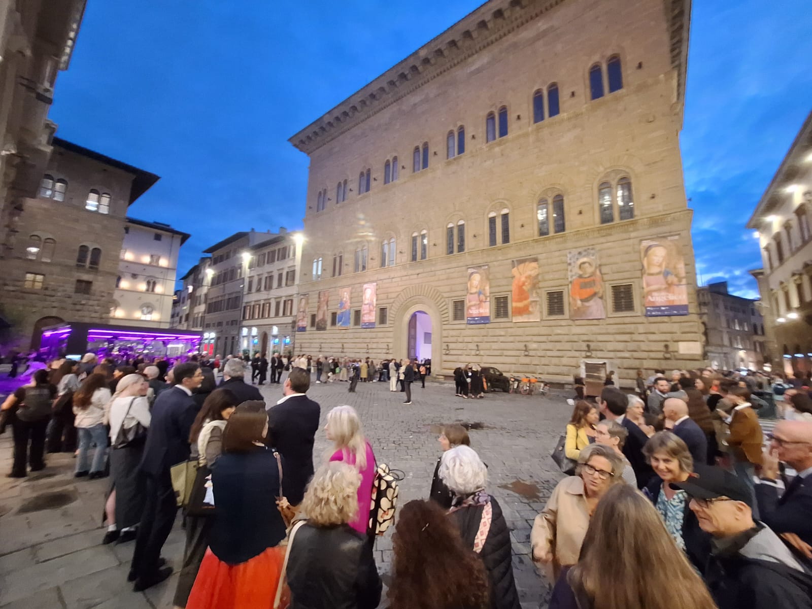 Firenze, code a Palazzo Strozzi per l'inaugurazione della mostra sul Beato Angelico