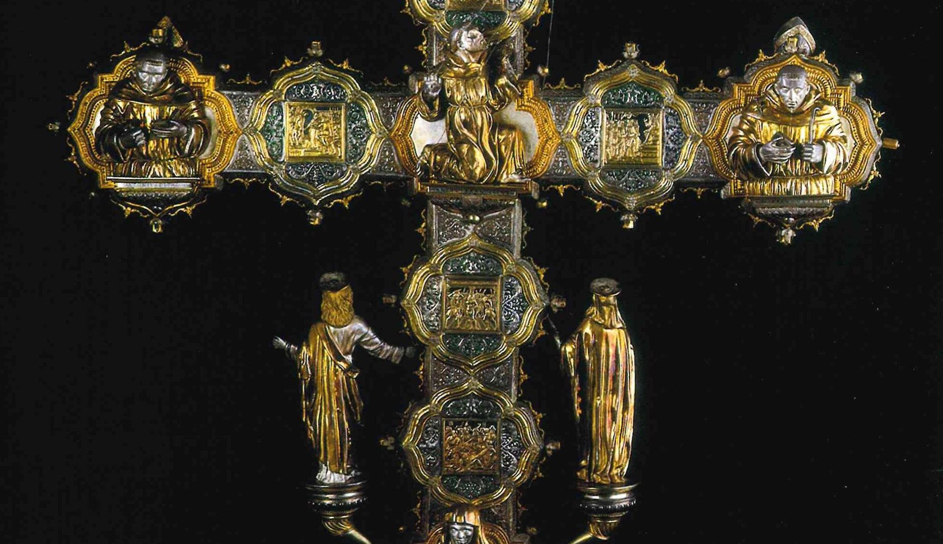 Restauro all'Opificio delle Pietre Dure per la croce processionale d'alta oreficeria di Gian Francesco dalle Croci