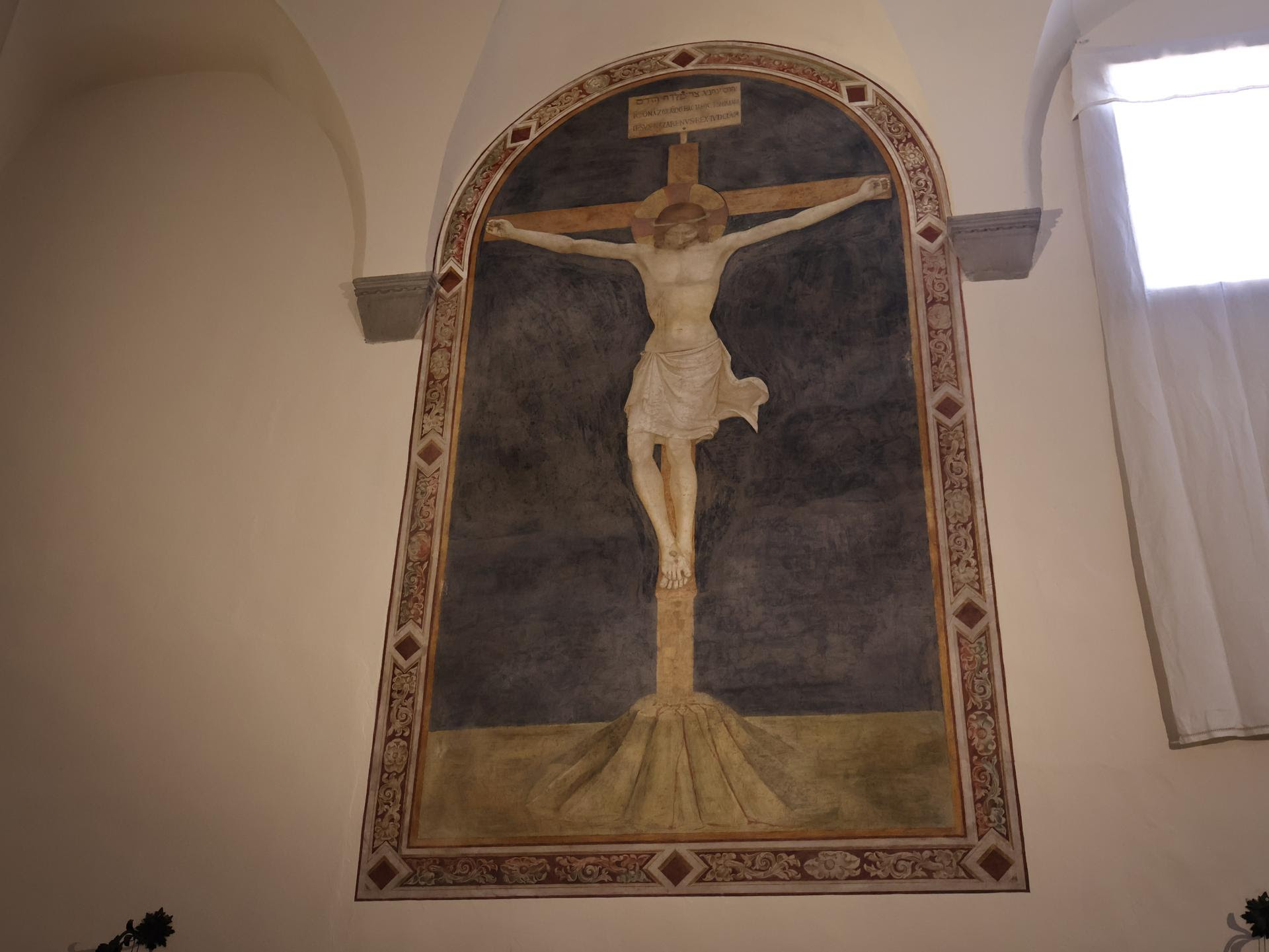 Fiesole, Beato Angelico's monumental Crucifixion. Chapter House of the Convent of San Domenico.