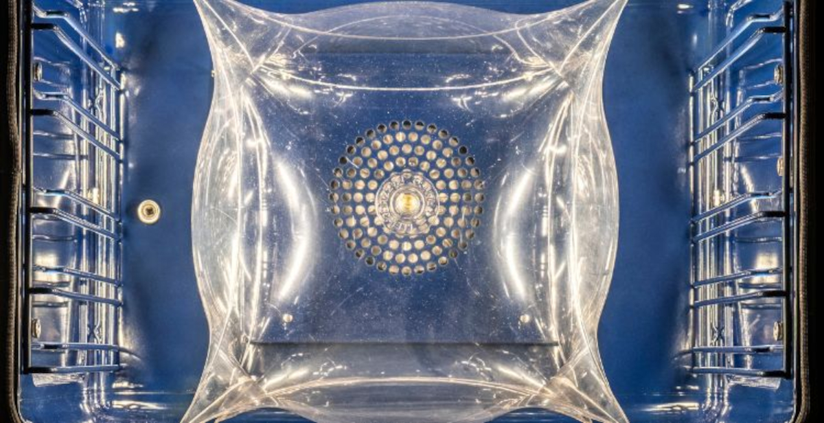 Franco Mazzucchelli e Gaggenau a Napoli: arte gonfiabile e design nel barocco di Villa Carafa