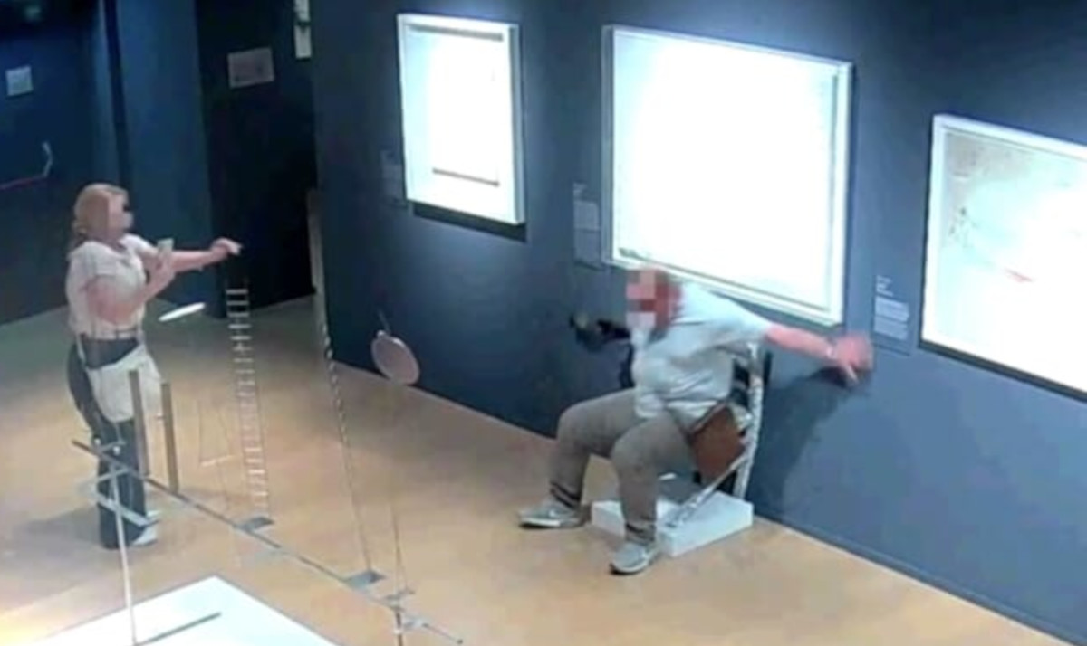 Verona, a Palazzo Maffei visitatore spacca un'opera per farsi un selfie e poi scappa