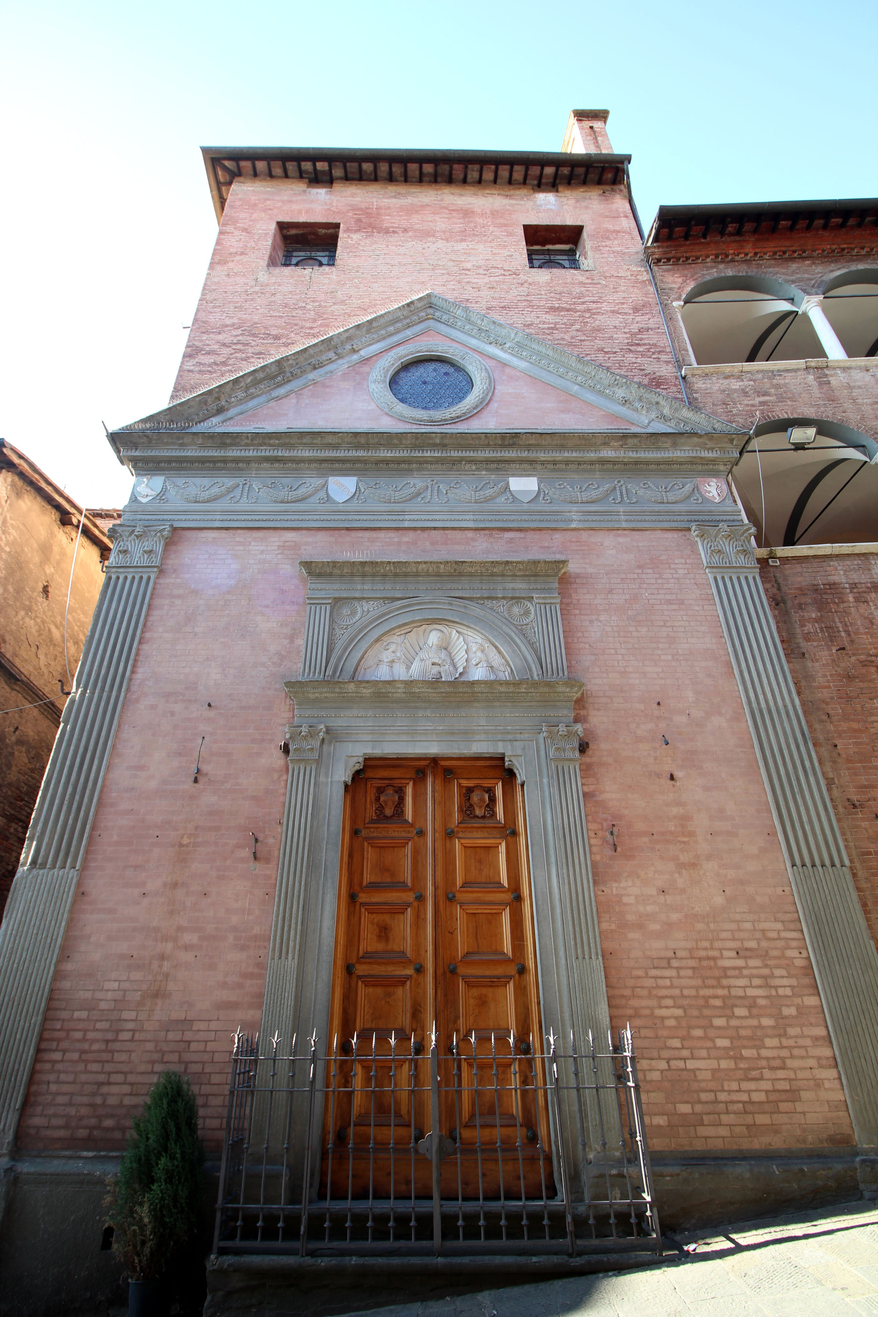 Effigie de l'Oie (autre gauche), Oratoire de la Contrada de Santa Caterina in Fontebranda, Sienne. Photo : Photo : Wikimedia Commons - LigaDue