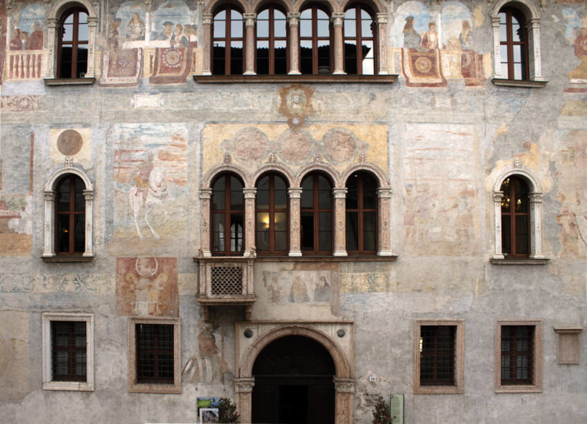Trento, al via un piano per salvare gli affreschi di Palazzo Geremia