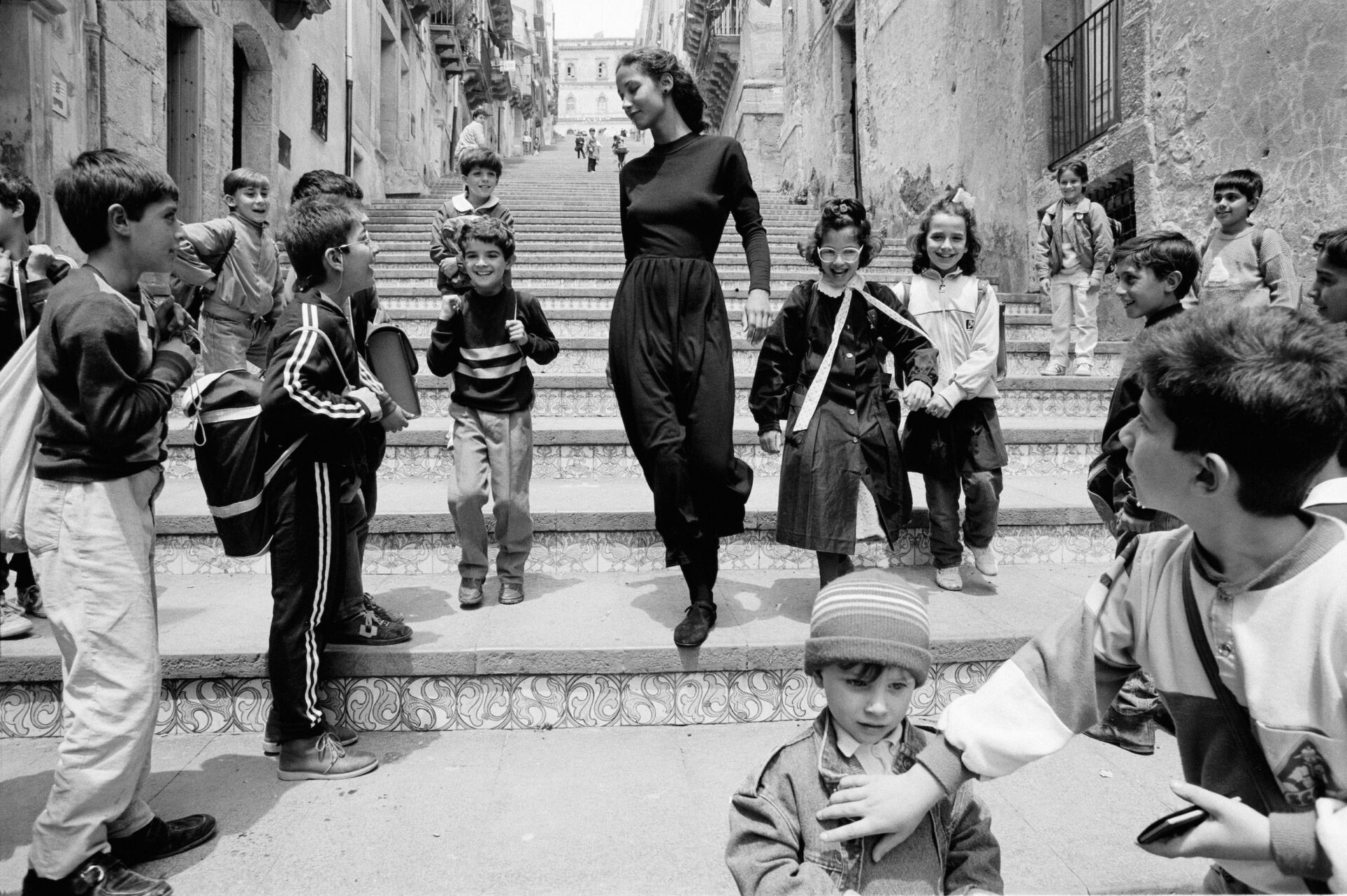 Helmut Newton e Ferdinando Scianna, due maestri della fotografia in mostra tra Caraglio e Saluzzo