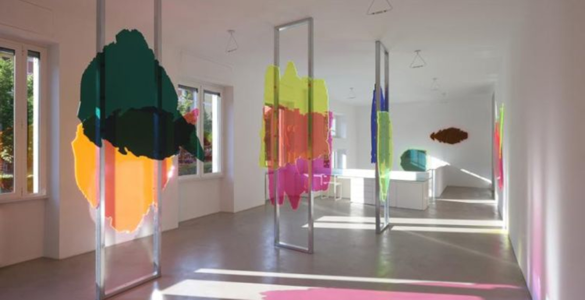 Francesco Candeloro alla Galleria A arte Invernizzi di Milano con opere e installazioni inedite