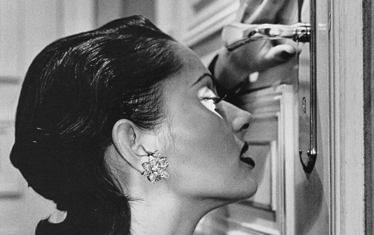 Nel Filatoio di Caraglio (Cuneo) in mostra oltre cento fotografie di Helmut Newton, anche inedite