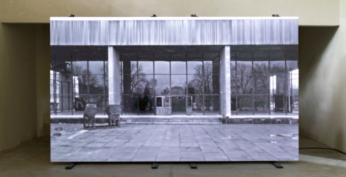 A Kyiv Pavilion 13 riapre con Шубін, il nuovo progetto site responsive dell’artista Sam Lewitt