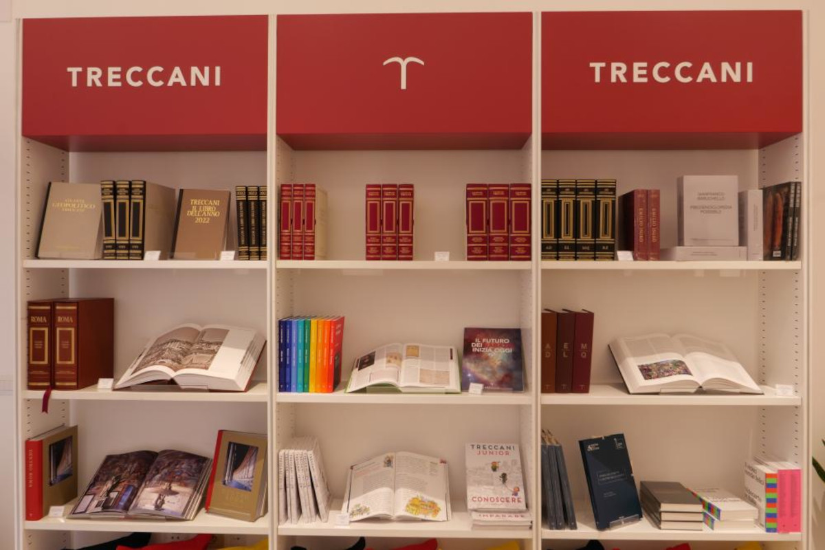 Spesa per la cultura in crescita: nel 2025 gli italiani sfiorano i 100 euro al mese. Resta però il gap Nord–Sud