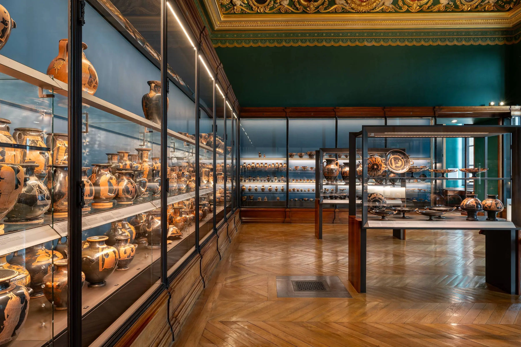 Altra tegola sul Louvre: chiusa la Galleria Campana per problemi strutturali