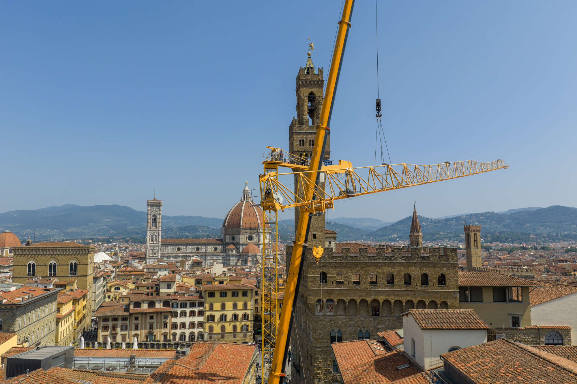 Uffizi, addio alla gru: via allo smantellamento. Le foto di Massimo Sestini