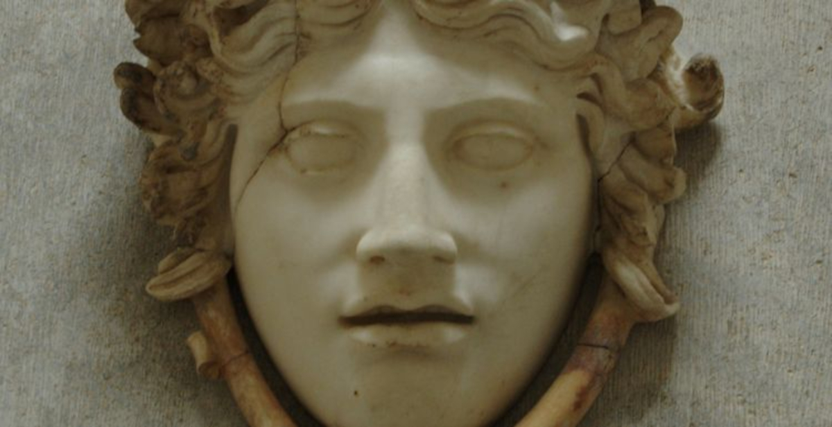 Gianni Versace al Museo Archeologico di Reggio Calabria con “Terra Mater”