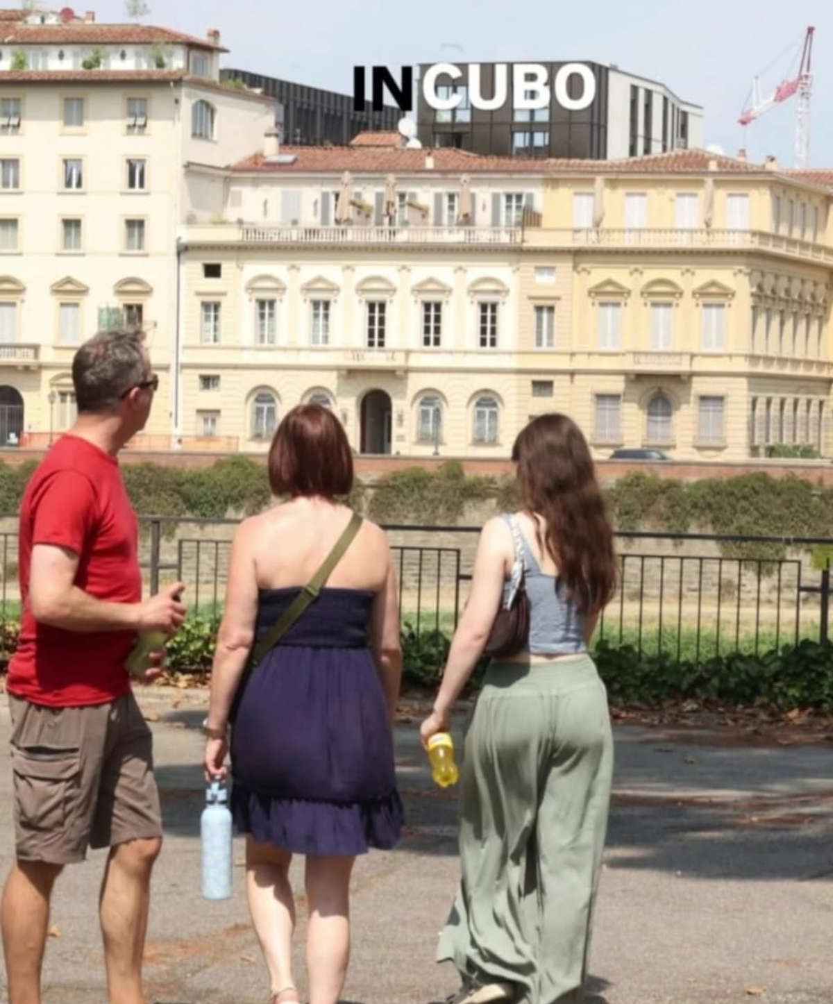 Pour la page satirique Mo(n)stre, le cube de Florence est déjà un... in-cube