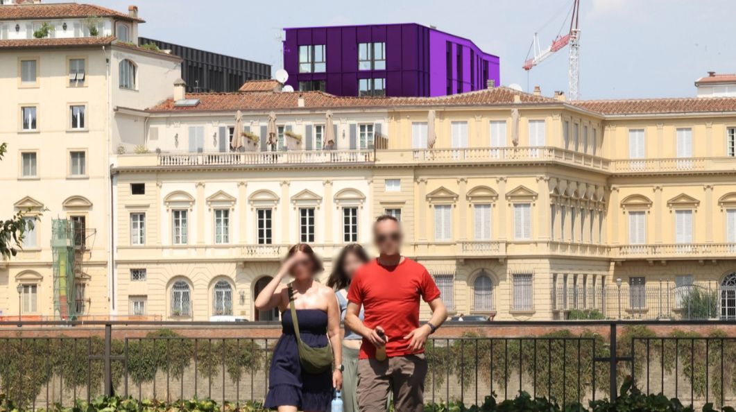 A tel point que certains proposent la solution ultime : Emanuele Pisano propose de le teindre en violet et de ne plus jamais en parler...