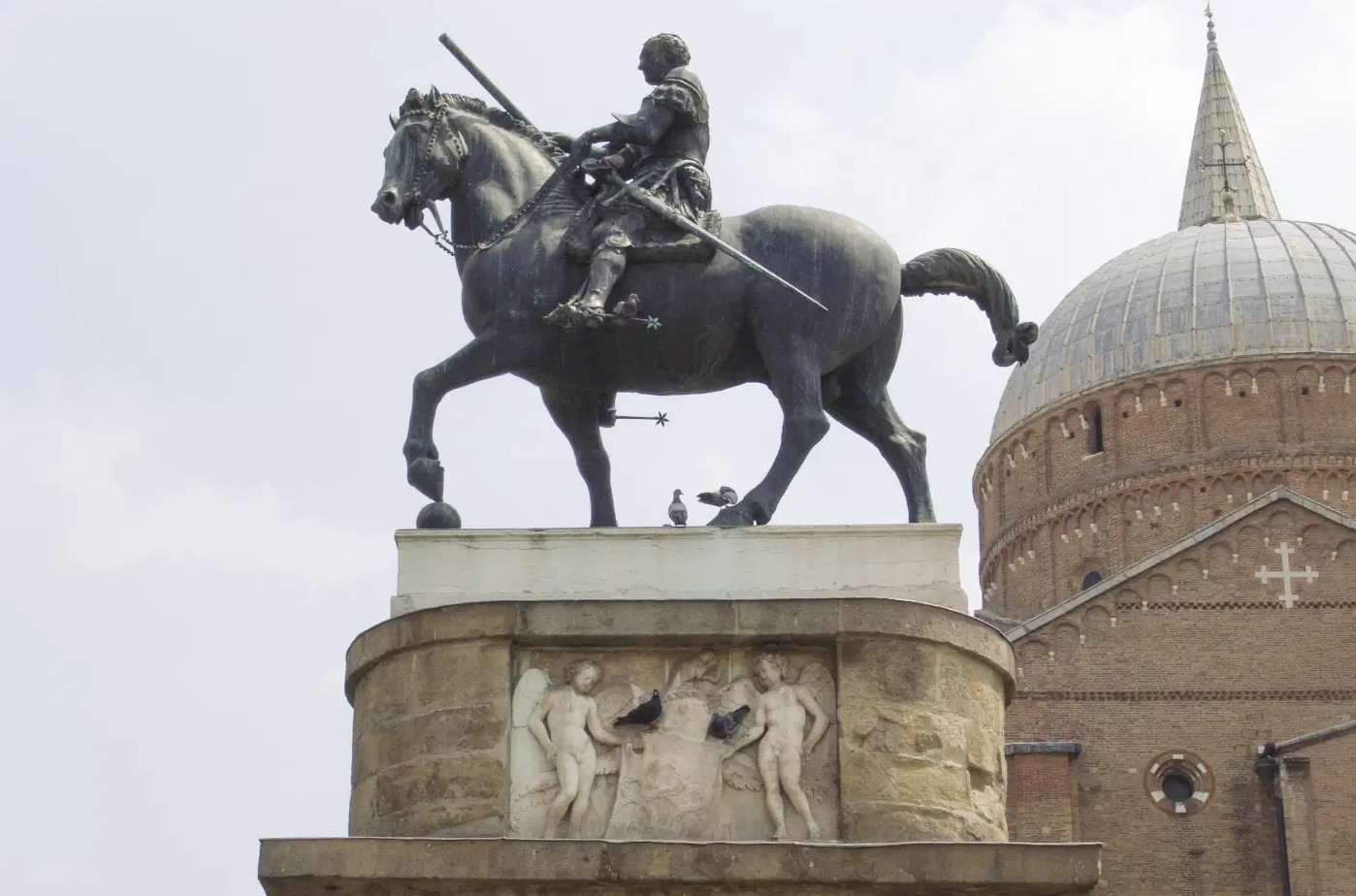Padova, a 85 anni dall’ultima discesa il Gattamelata sarà calato a terra e lascerà il sagrato della Basilica