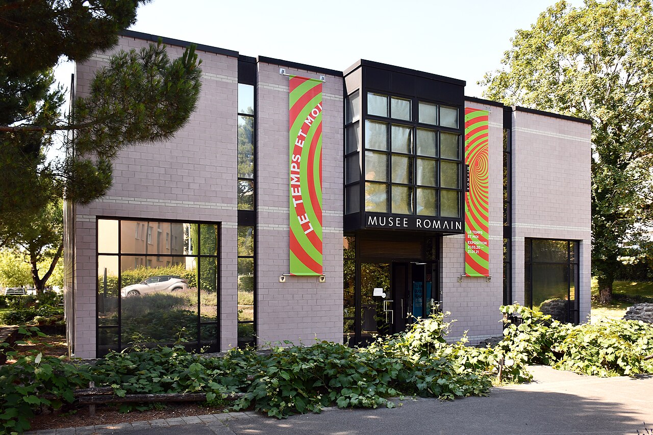 Rapina al Musée Romain di Losanna: ladri rubano decine di monete d'oro