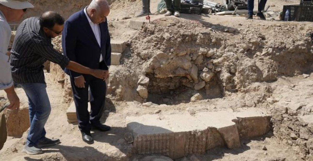Scoperto a Ninive (Iraq) un nuovo toro alato assiro: un tassello chiave dell’Impero assiro