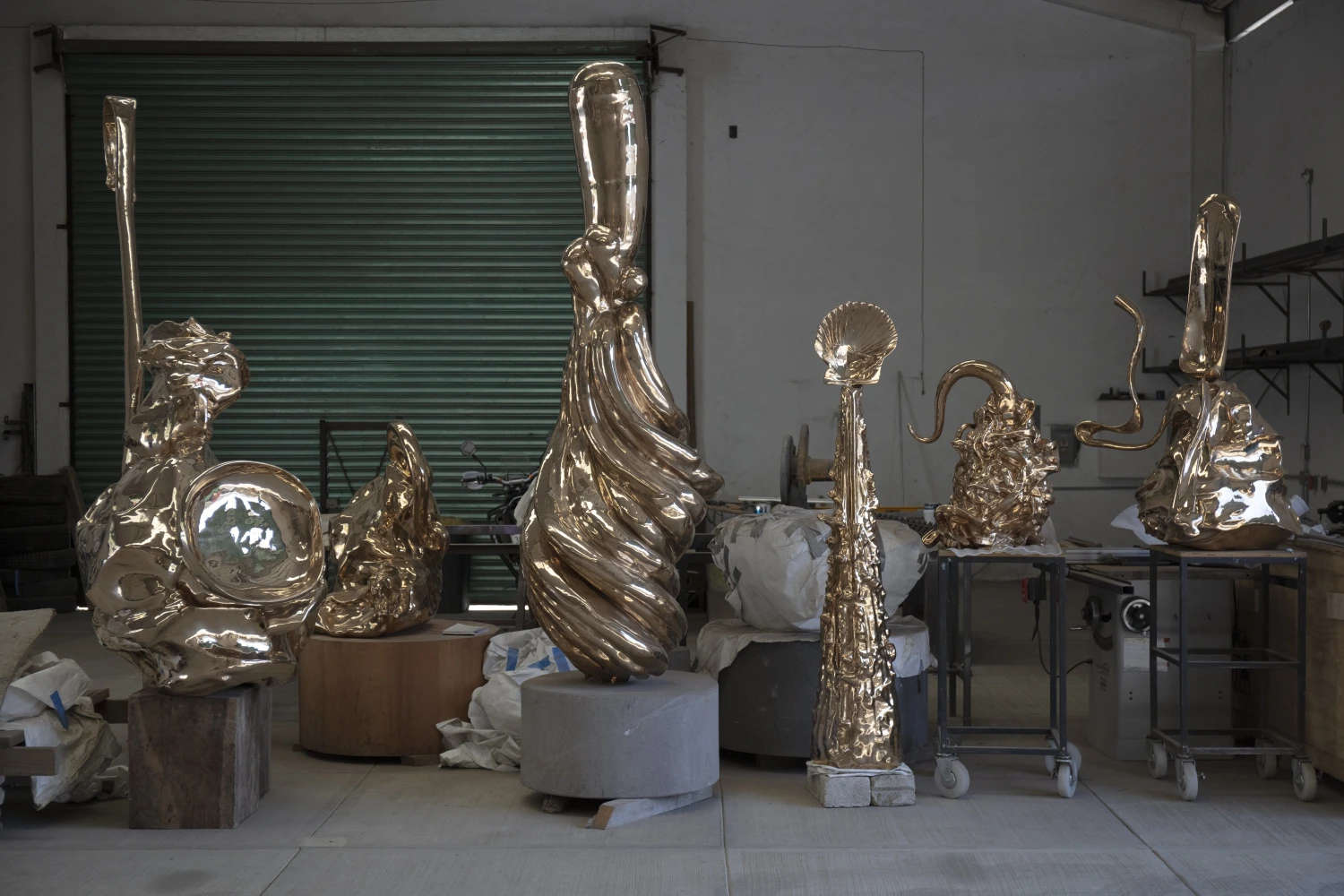 Alma Allen rappresenterà gli USA alla Biennale di Venezia 2026. Critiche