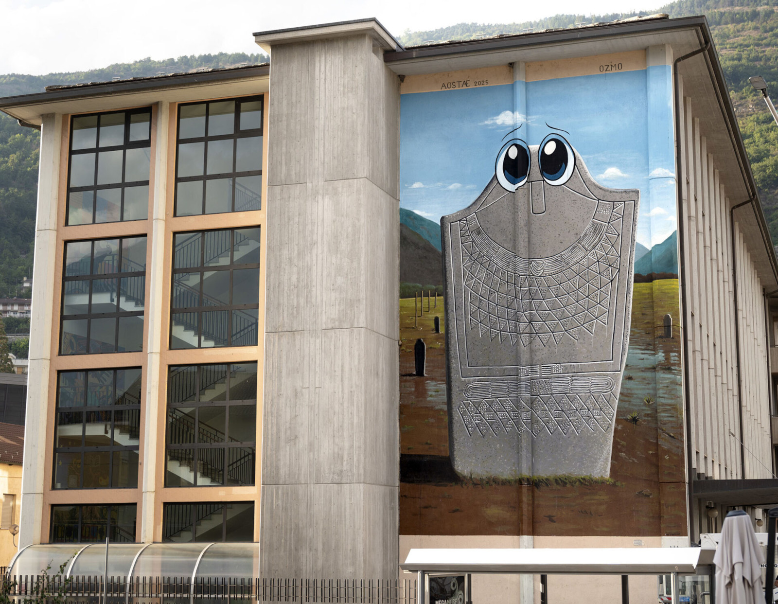 Aosta, inaugurata la stele antropomorfa di Ozmo