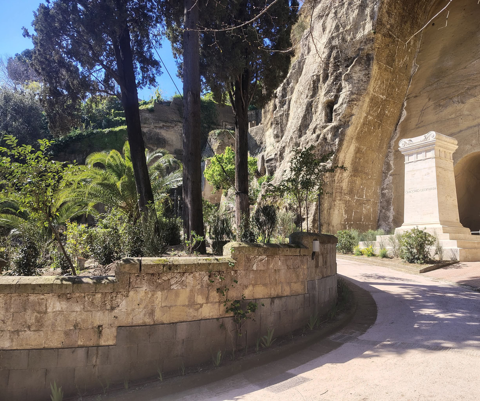 Napoli, riapre il Parco delle Tombe di Virgilio e Leopardi riqualificato e restaurato