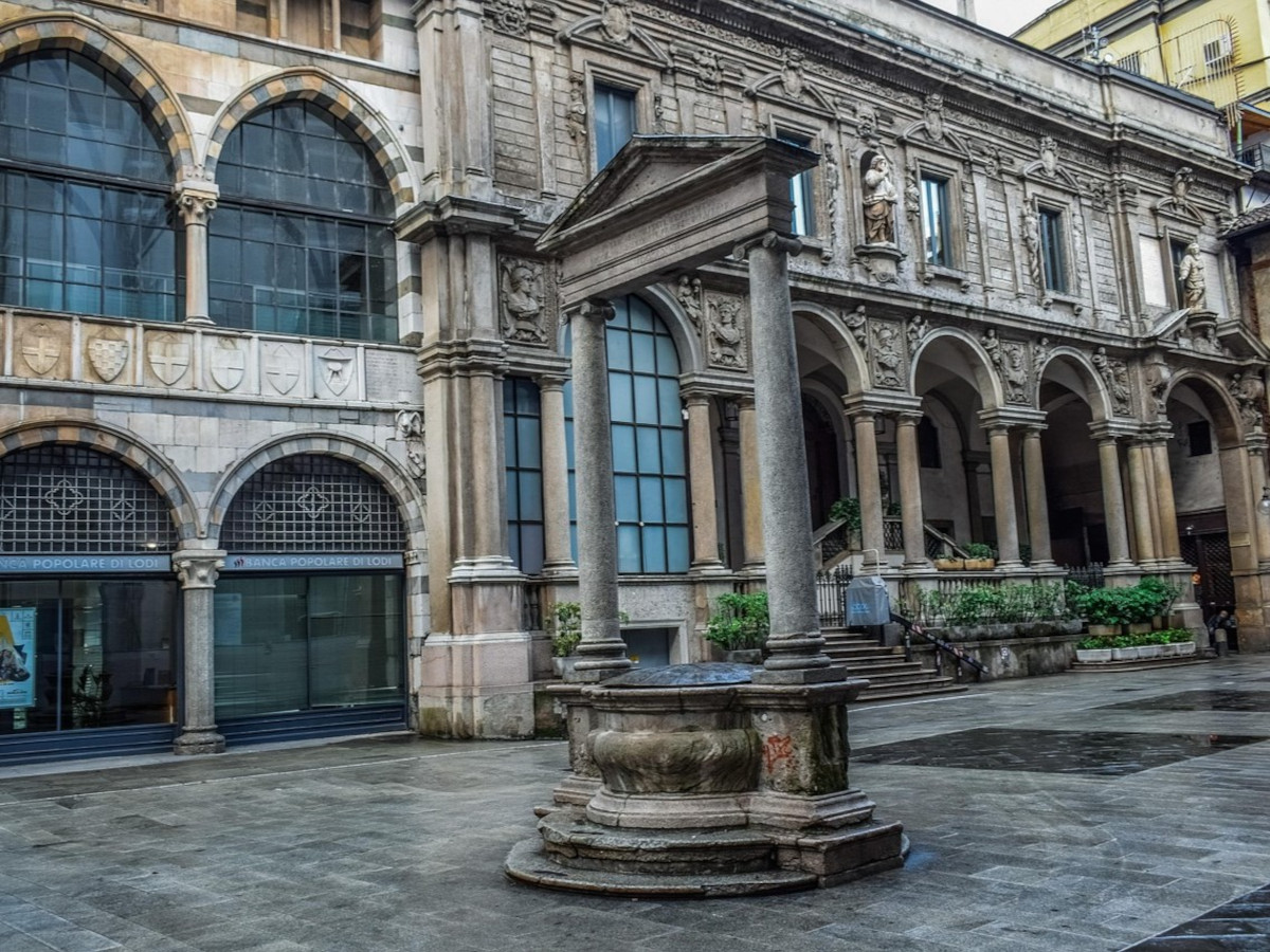 Milano, il Pozzo del Broletto sarà restaurato da Cosmetica Italia. Nessun costo per il Comune