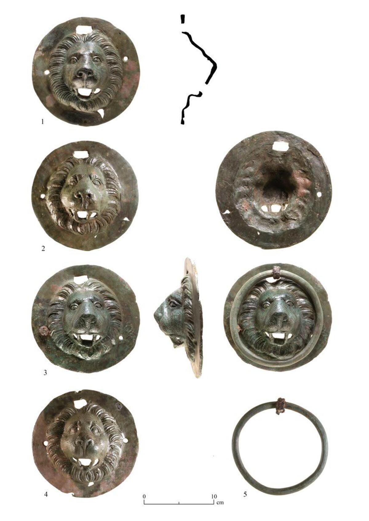 The four bronze handles in the shape of a lion's head from Khirbat Ibreika. Photo: D. Gazit; drawing: A. Gyerman Levanon; panel: Y. Gumenny.
