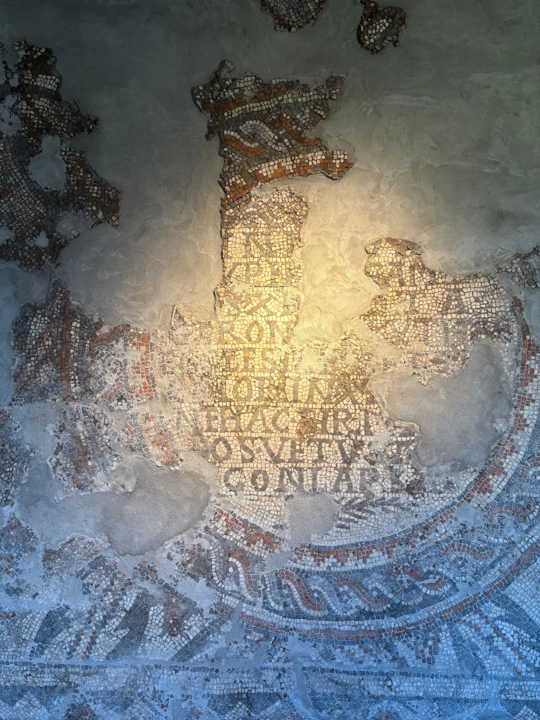 Die Exponate im neuen Archäologischen Nationalmuseum von Luni