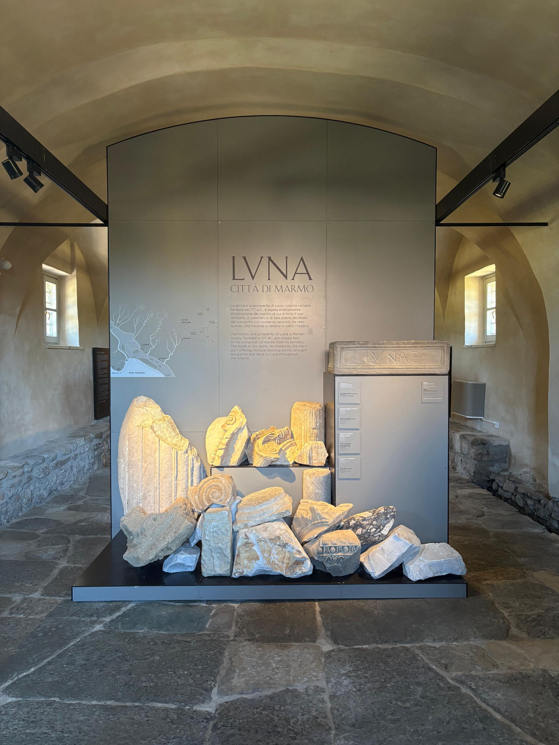Die Exponate im neuen Archäologischen Nationalmuseum von Luni