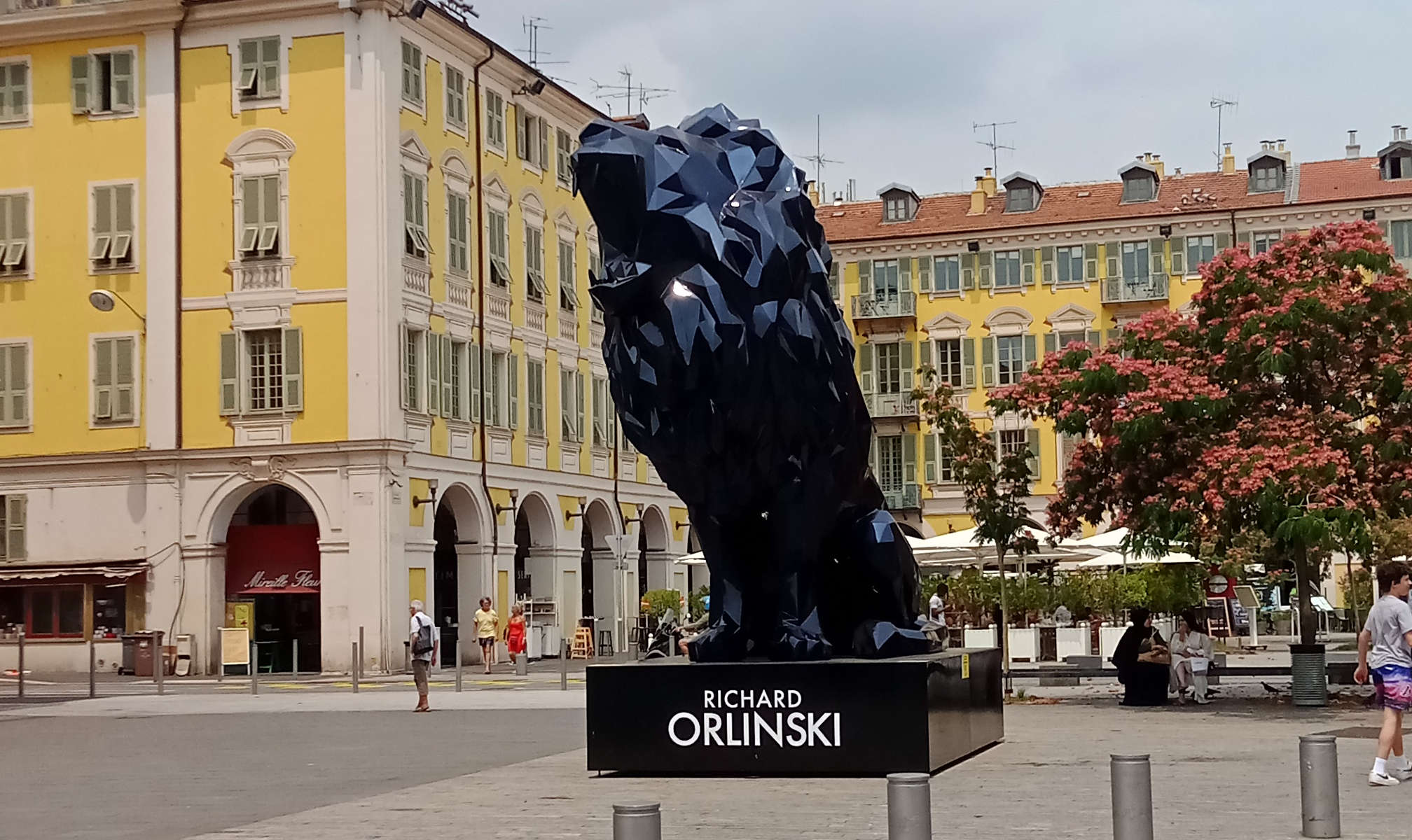 Nizza, sarà rimossa la scultura delle polemiche: il leone di Orlinski via da place Garibaldi