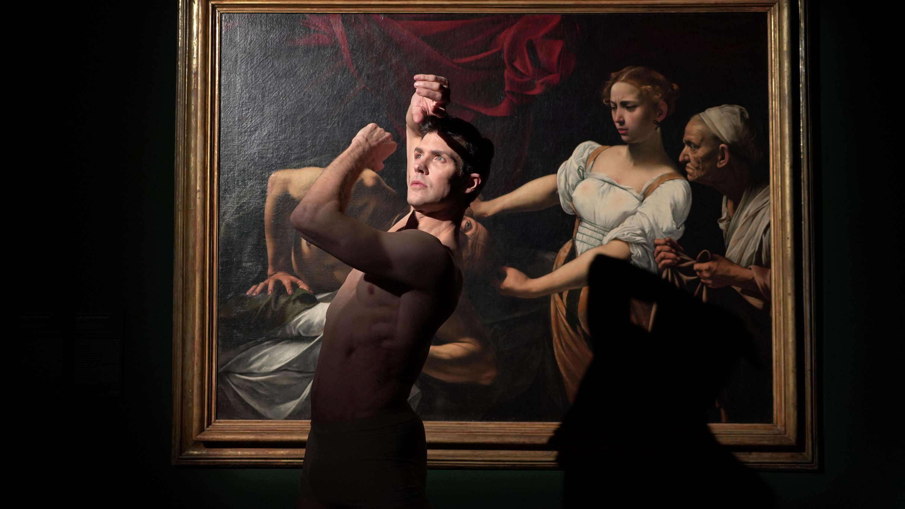 Roberto Bolle Incanta nel Mondo di Caravaggio