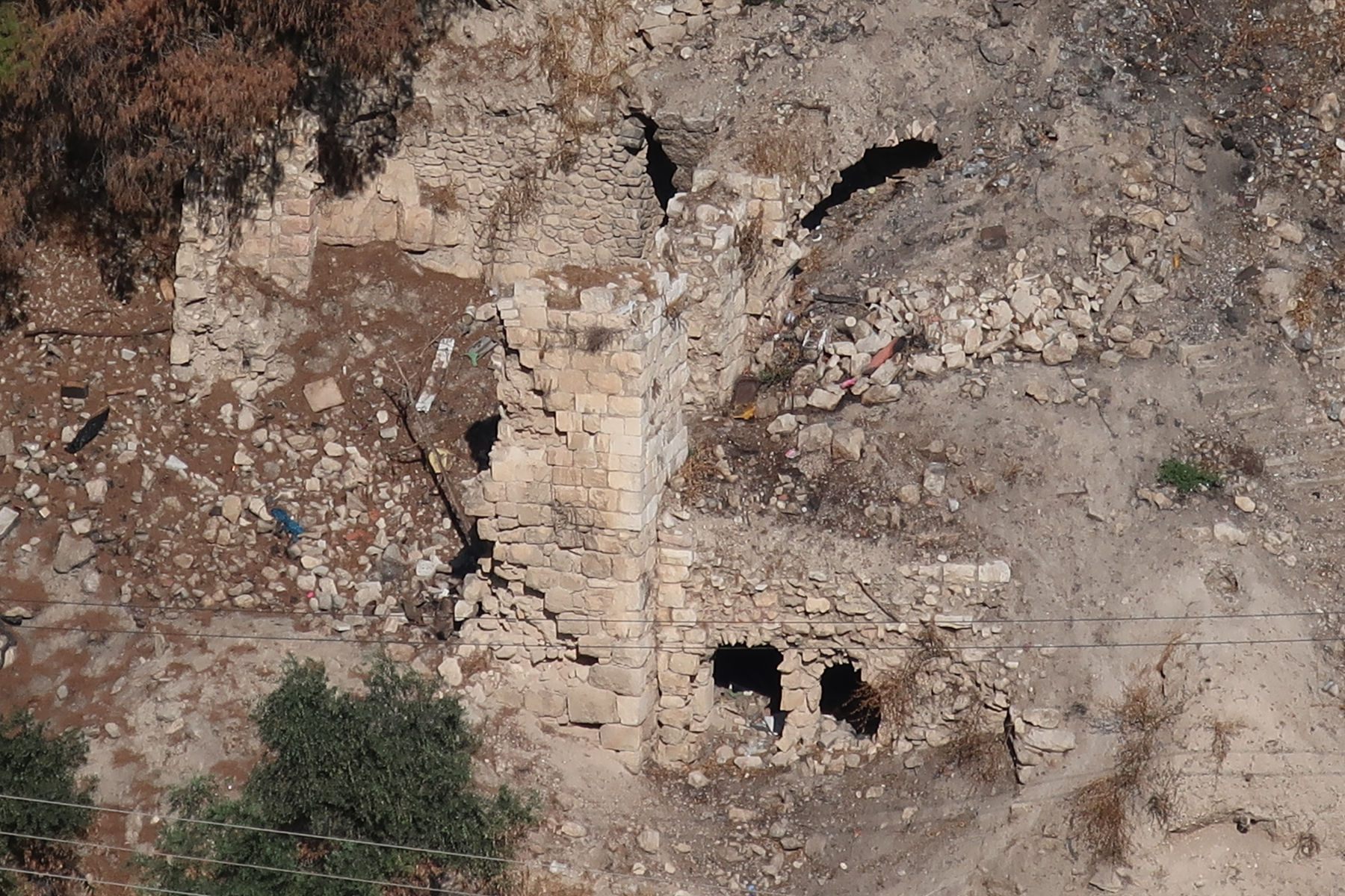 Abandoned house along the eastern shore of the Cedron valley in the town of David (Silwan). Photo: Davidbena