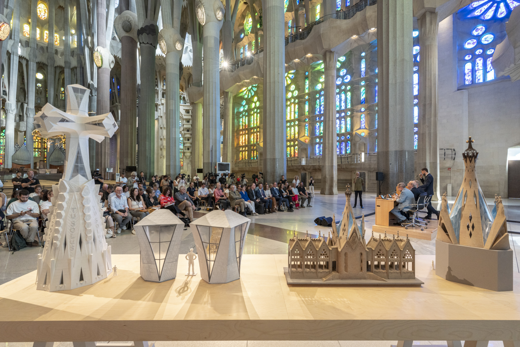 Sagrada Familia, illustrato lo stato dei lavori. Nel 2026 tanti eventi per il centenario della morte di Gaudí